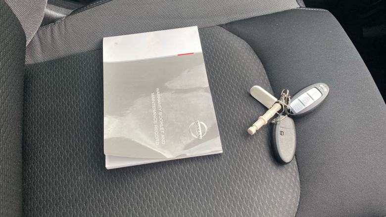 Nissan Qashqai 1.3 DiG-T N-Connecta 5dr Petrol Hatchback